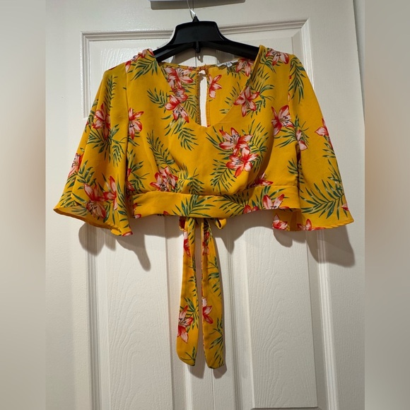 IRIS Floral Yellow Dress outfit w shorts and crop top. Size XL - Picture 4 of 16